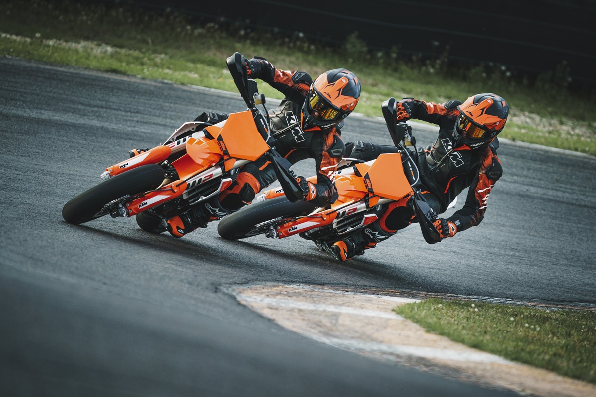 KTM 450 SMR 2023 en acción