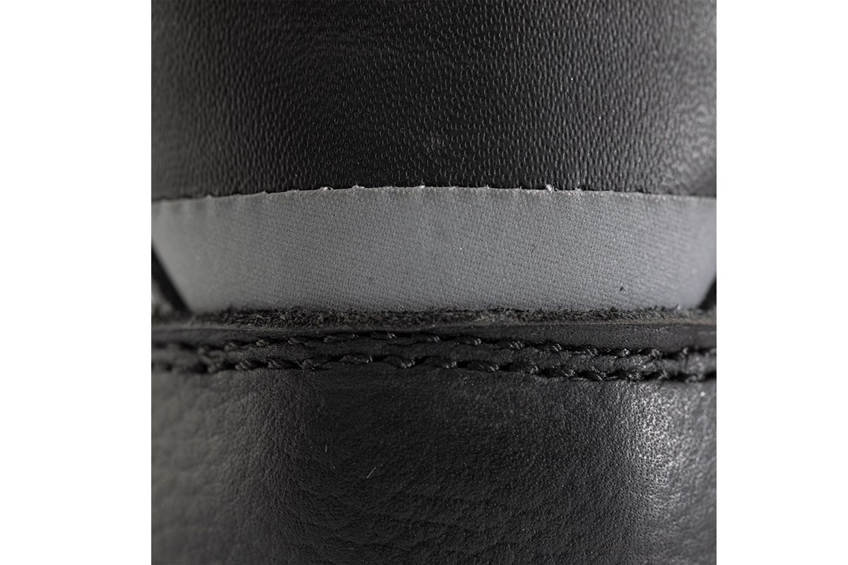 Botas IOM TT CROSBY SUEDE.