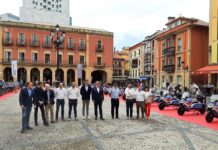 Ceremonia de entrega de los 20 BMW CE 04 a la Policía Local de Gijón