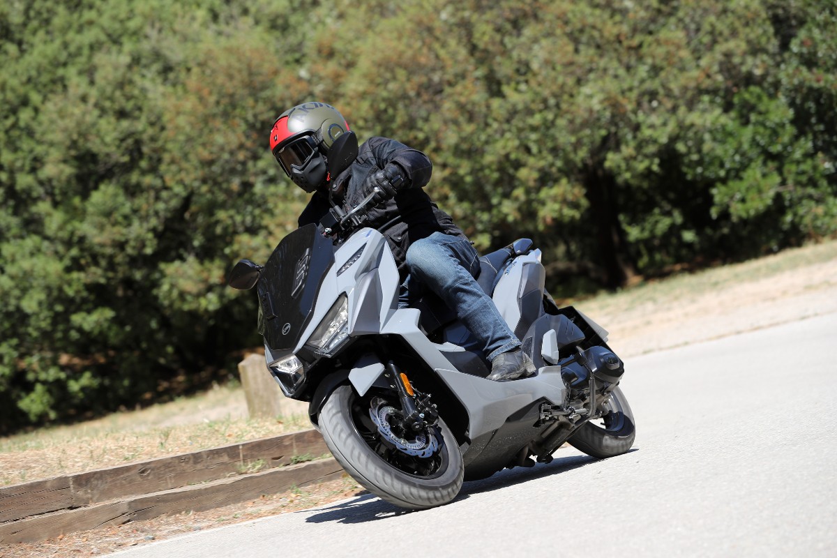 sym_jet_x_125_abs_en_accion_7