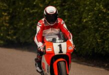 Wayne Rainey vuelve a pilotar su Yamaha YZR500