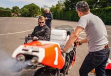 Wayne Rainey vuelve a pilotar su Yamaha YZR500