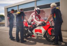 Wayne Rainey vuelve a pilotar su Yamaha YZR500