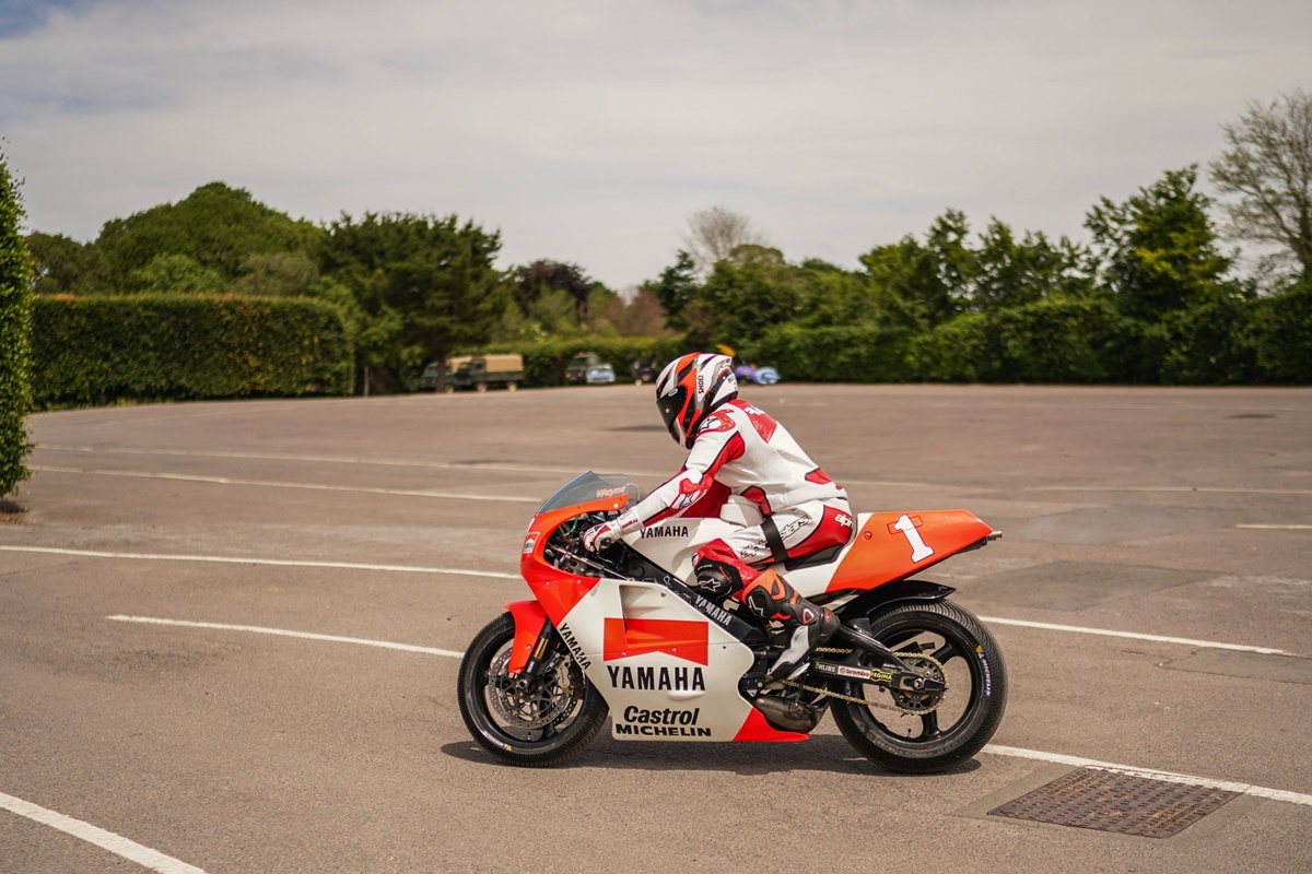 Wayne Rainey vuelve a pilotar su Yamaha YZR500