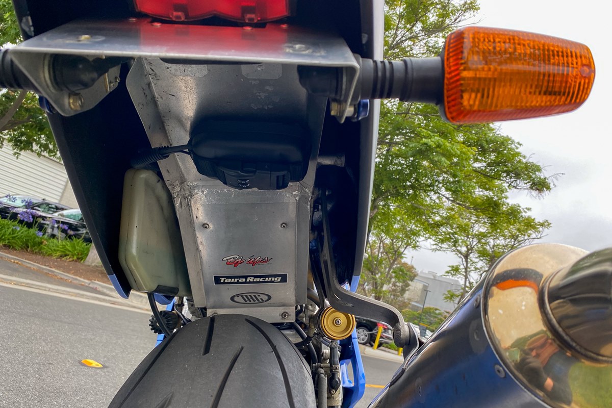 Yamaha FZR750R OW01 Shiseido Tech 21