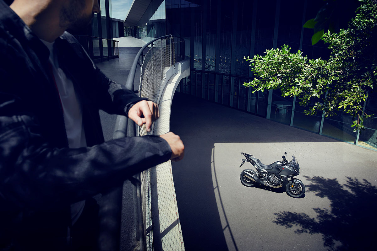 Hay quien ha decidido dejar aparcada la moto y caminar más