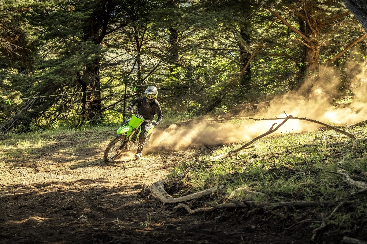 Kawasaki KX250X en acción