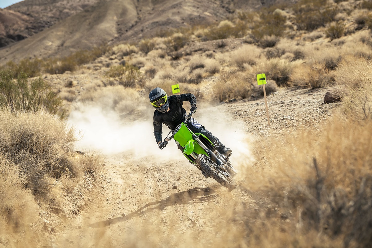 Kawasaki KX250X en acción