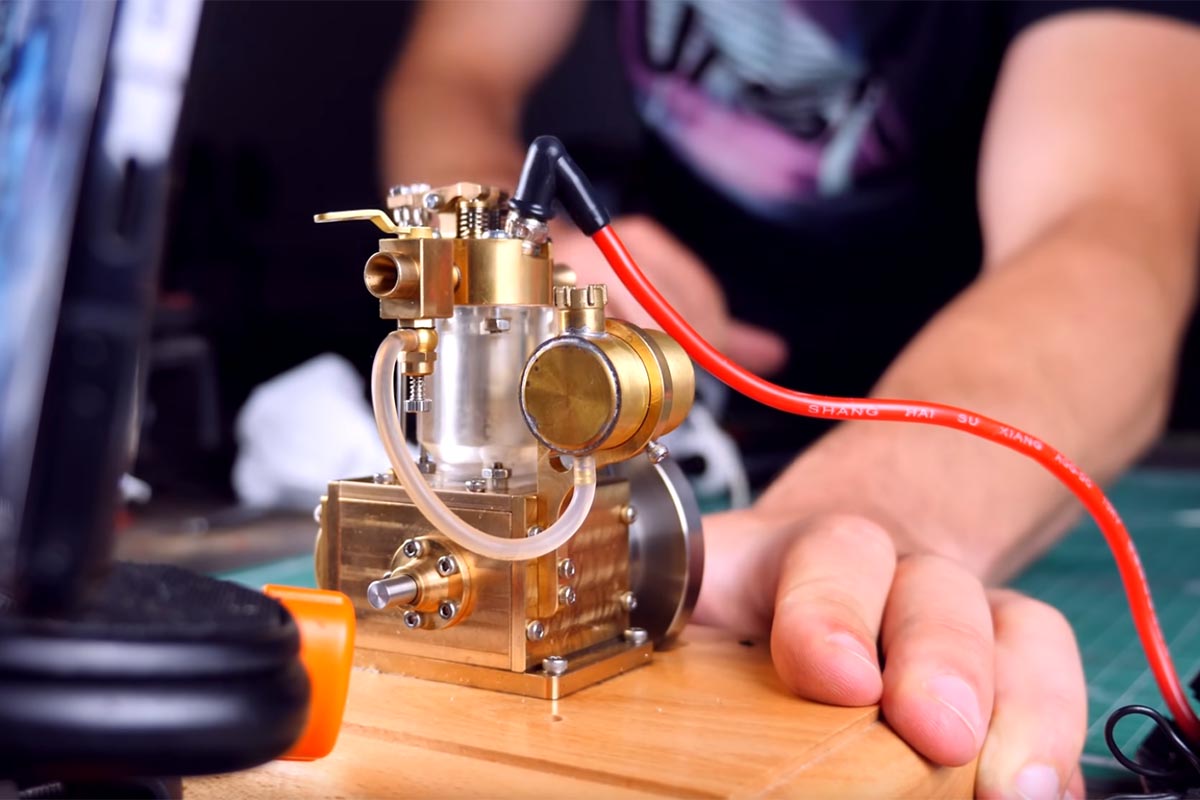 El motor, aunque pequeño, es totalmente funcional