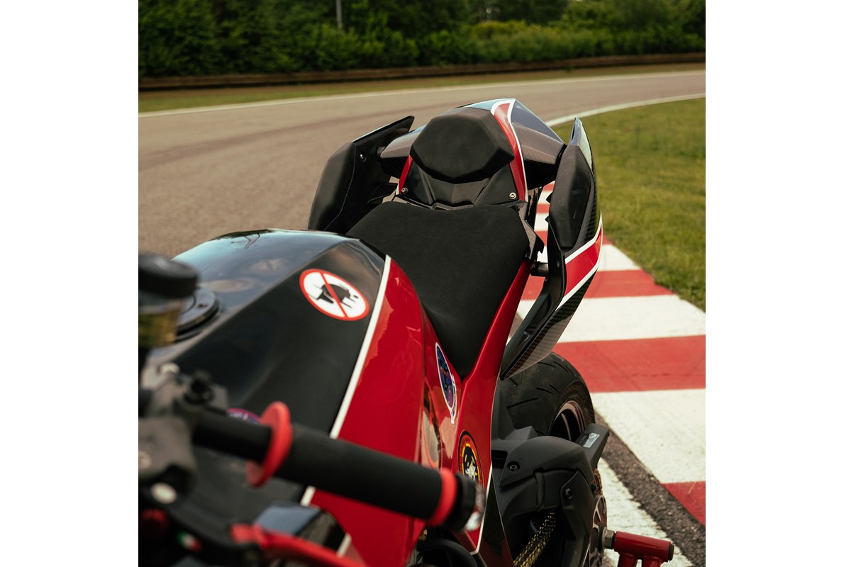Kawasaki H2R 'Project Z' de FTG Moto homenaje a Top Gun