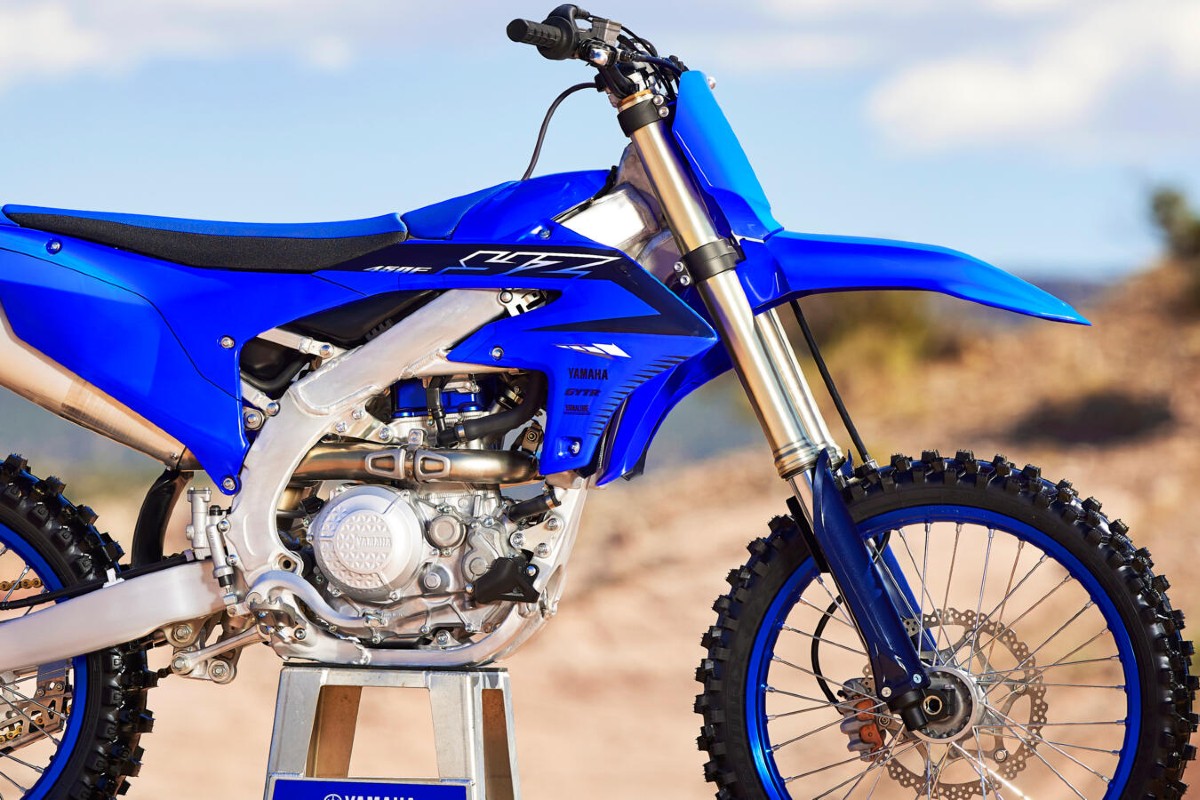 Yamaha YZ450F, vista lateral del motor