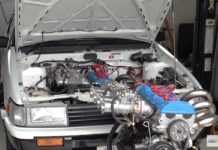 Toyota AE85 equipado con un motor de Suzuki Hayabusa