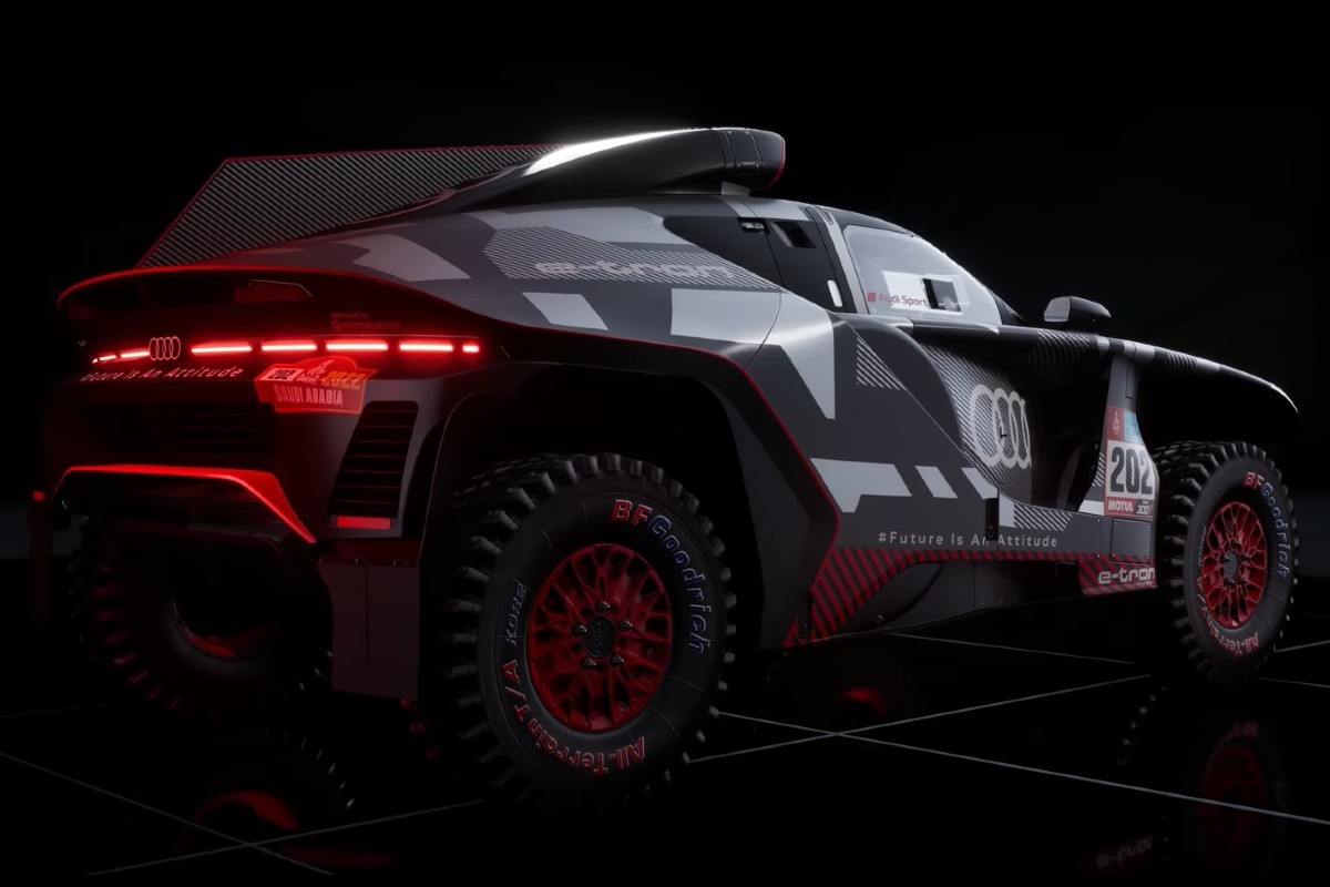 Audi RS Q e-tron vista de tres cuartos trasero