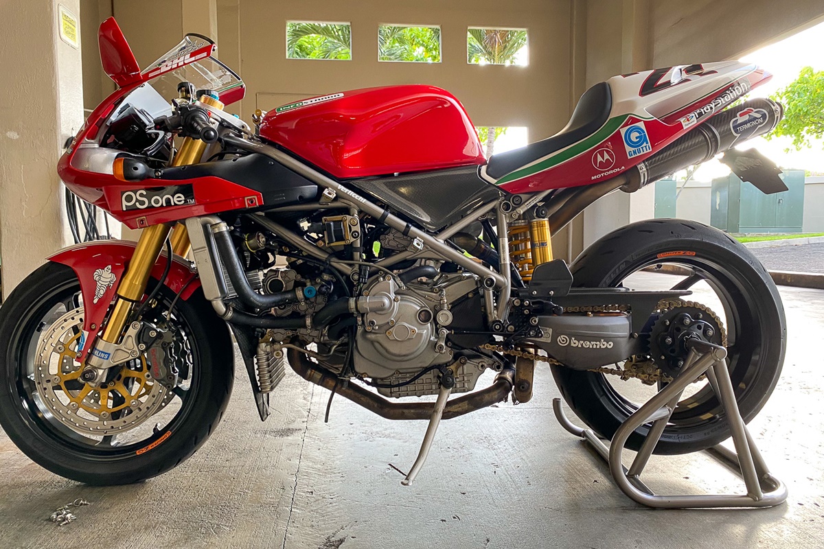 Ducati 998S 2002 Troy Bayliss #393
