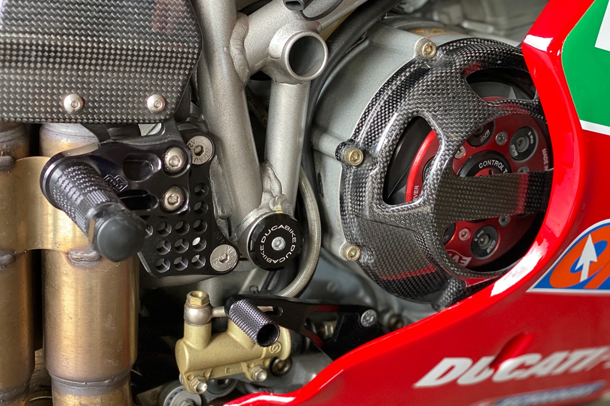 Ducati 998S 2002 Troy Bayliss #393