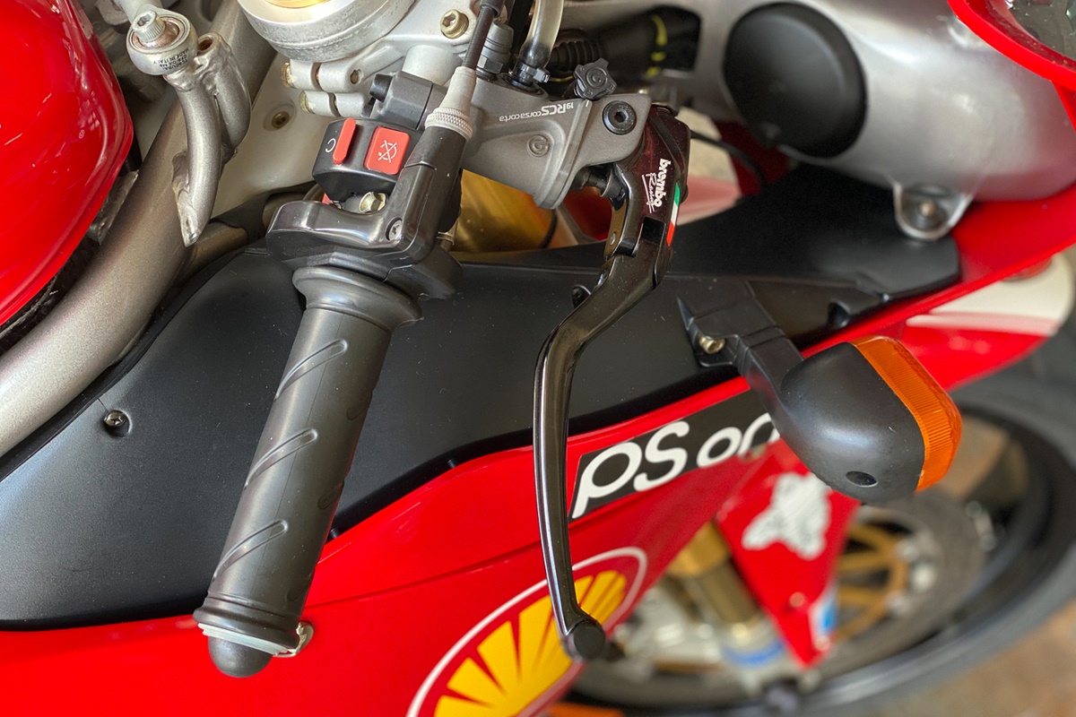 Ducati 998S 2002 Troy Bayliss #393