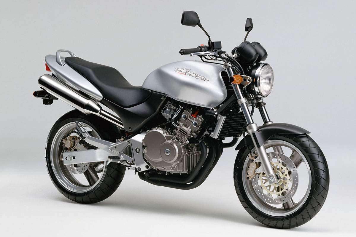 La Hornet anterior tenía un motor de cuatro cilindros, la nueva lo tendrá de dos