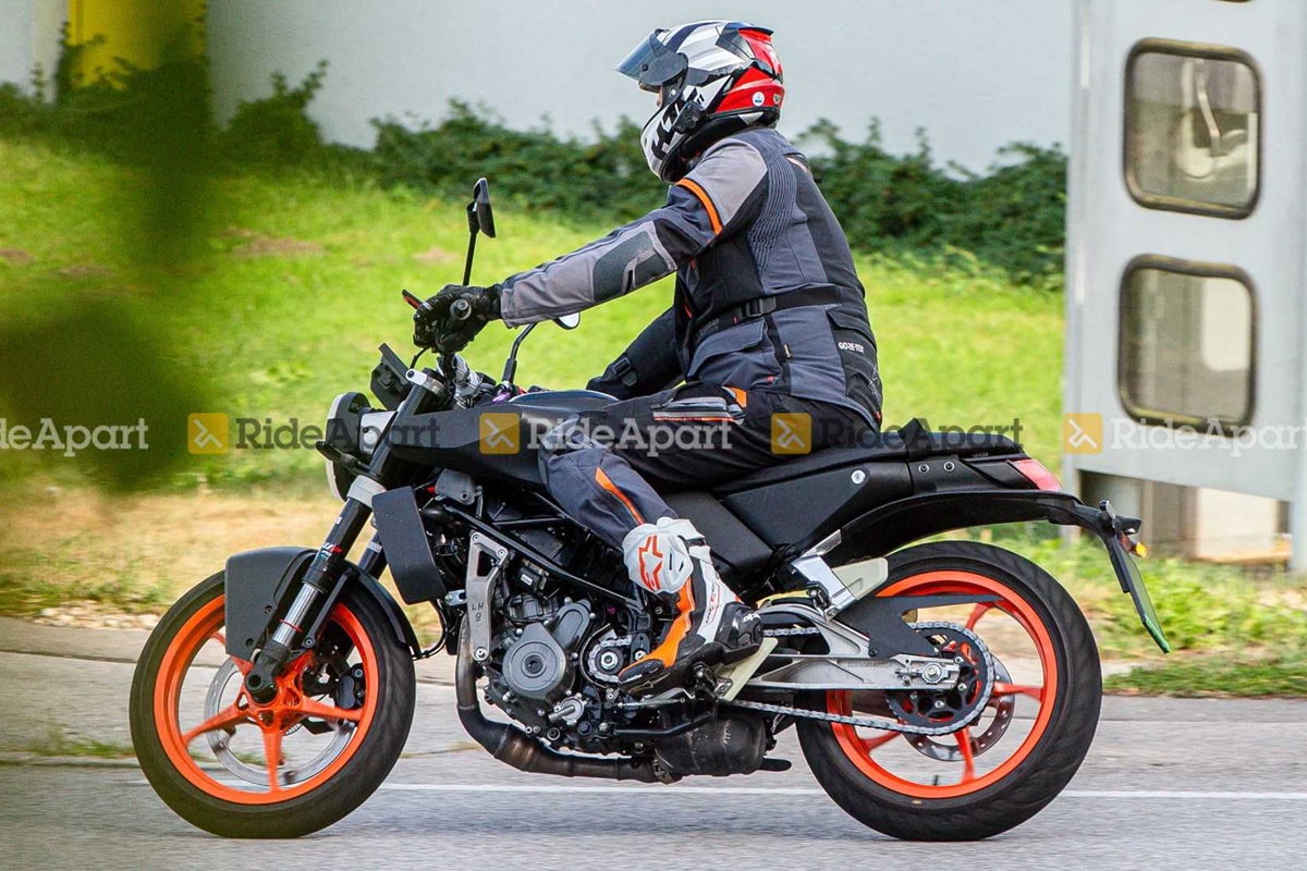 Fotografías espía de la Husqvarna Svartpilen 125 2023
