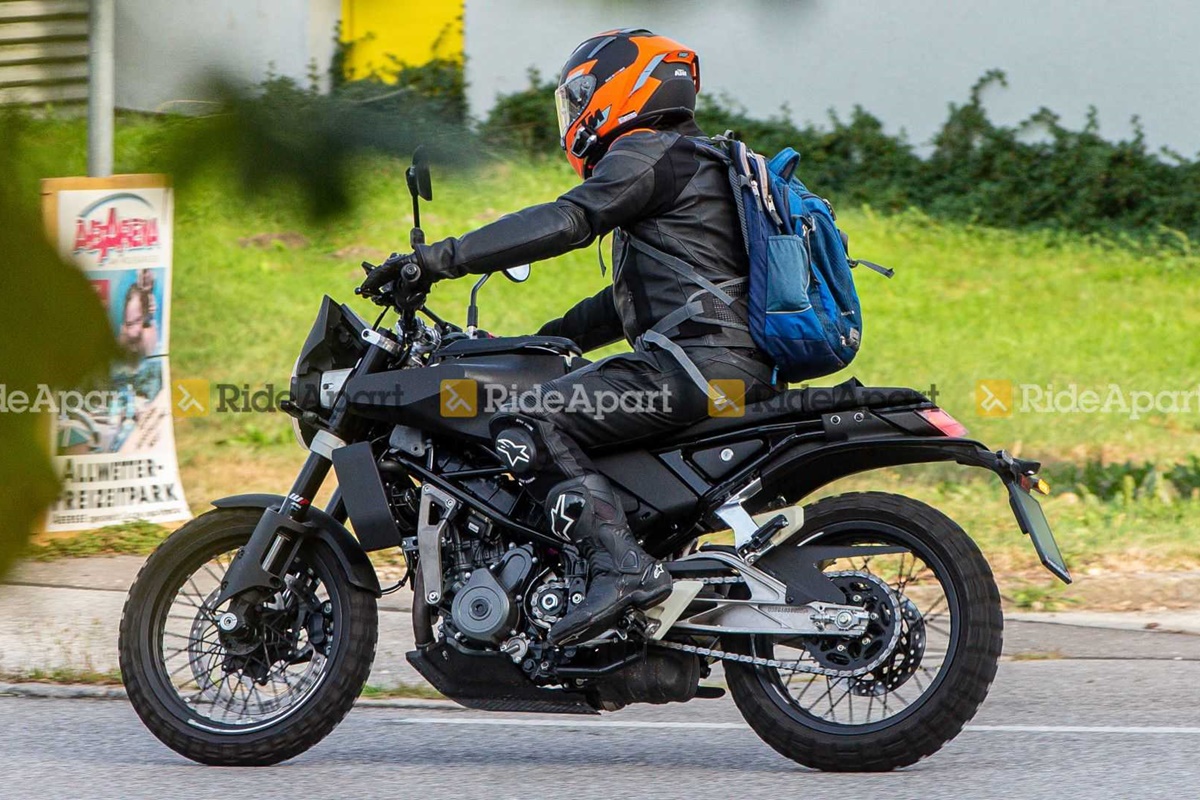 Fotografías espía de la Husqvarna Svartpilen 125 2023