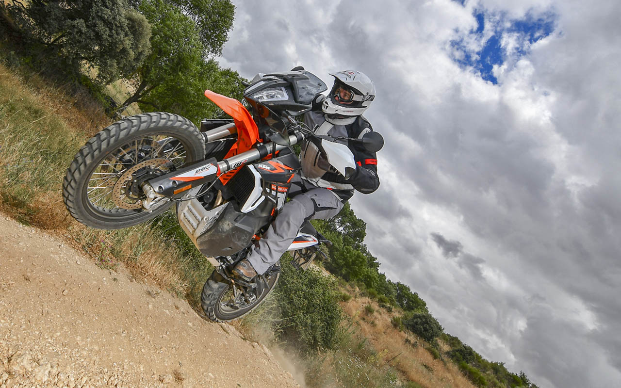 ktm_890_adventure_r_2022_05