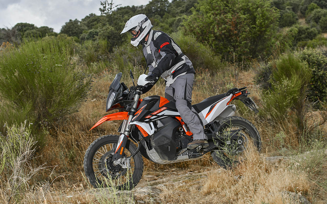 ktm_890_adventure_r_2022_08