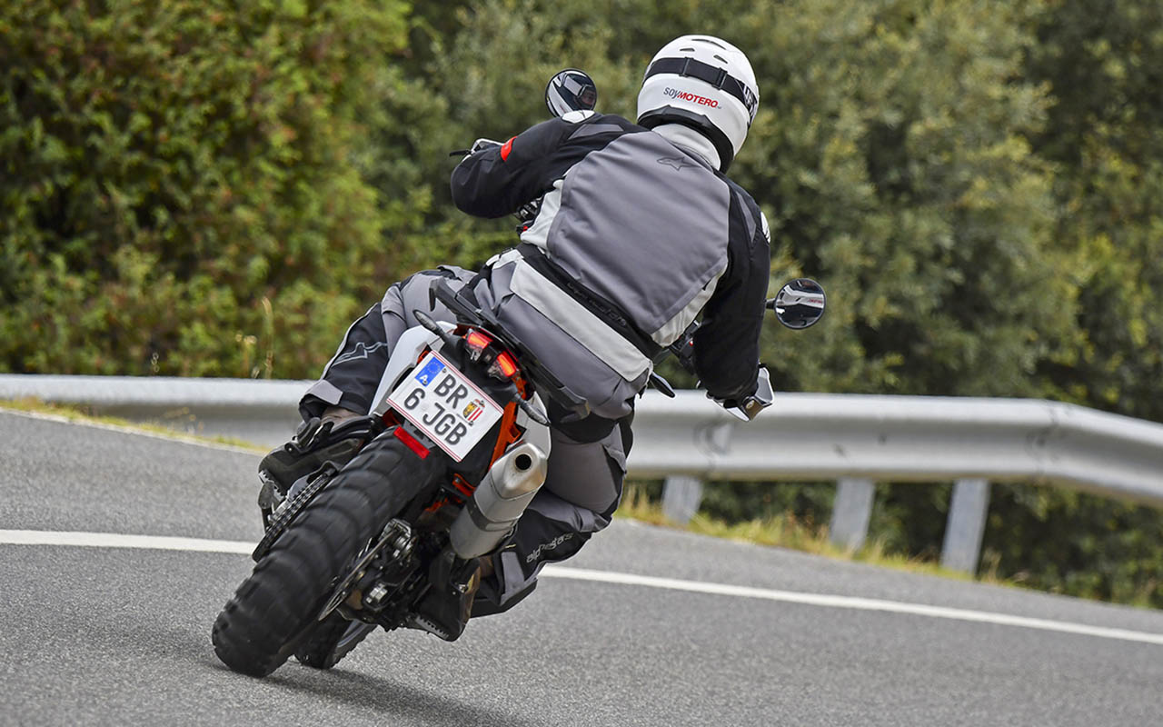 ktm_890_adventure_r_2022_14