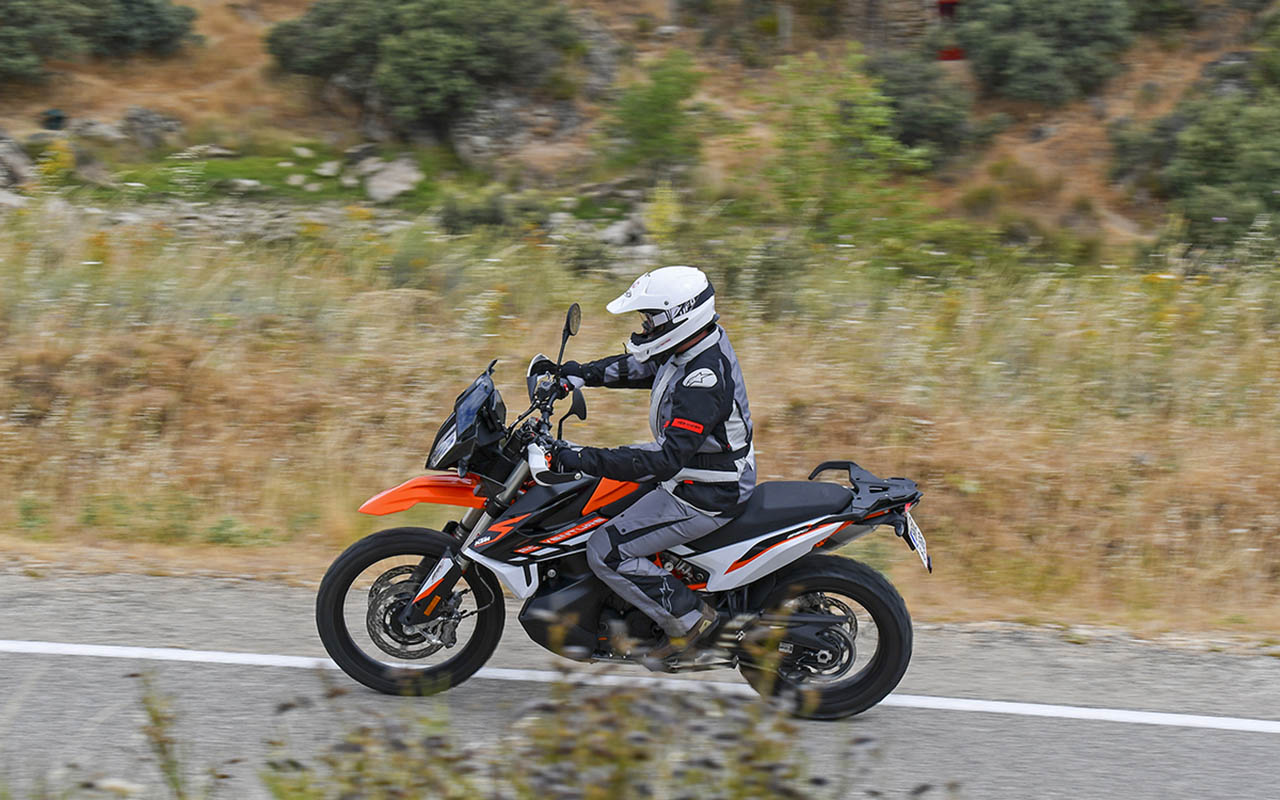 ktm_890_adventure_r_2022_15
