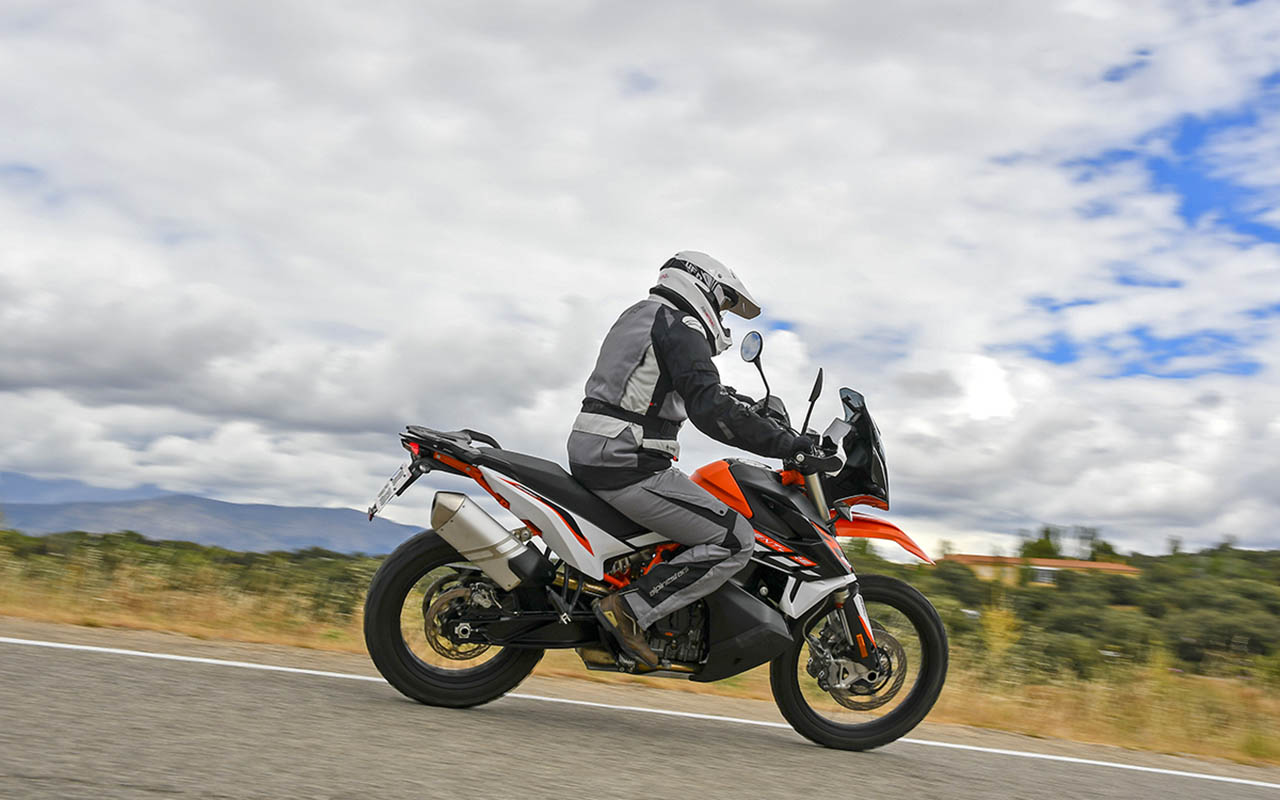 ktm_890_adventure_r_2022_16