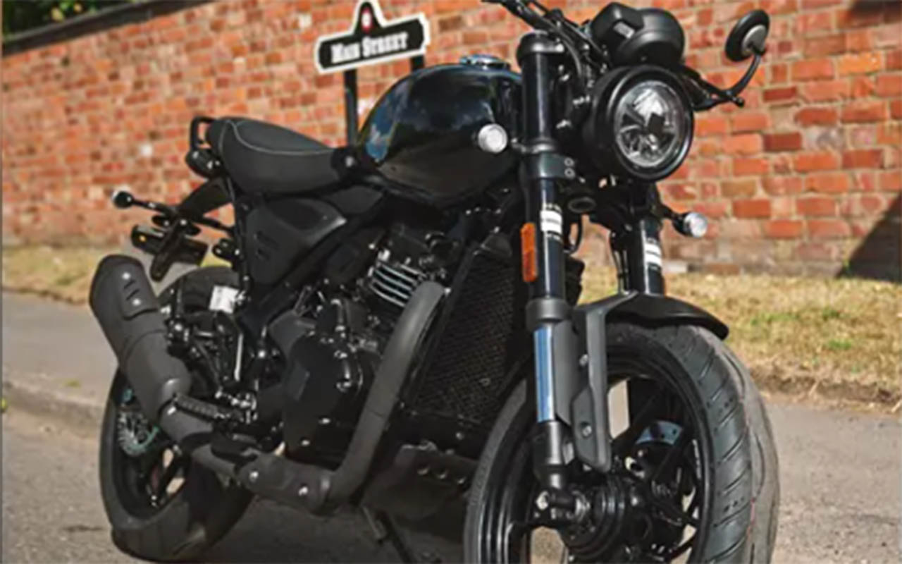 triumph_bonneville_300_2023_espia_05