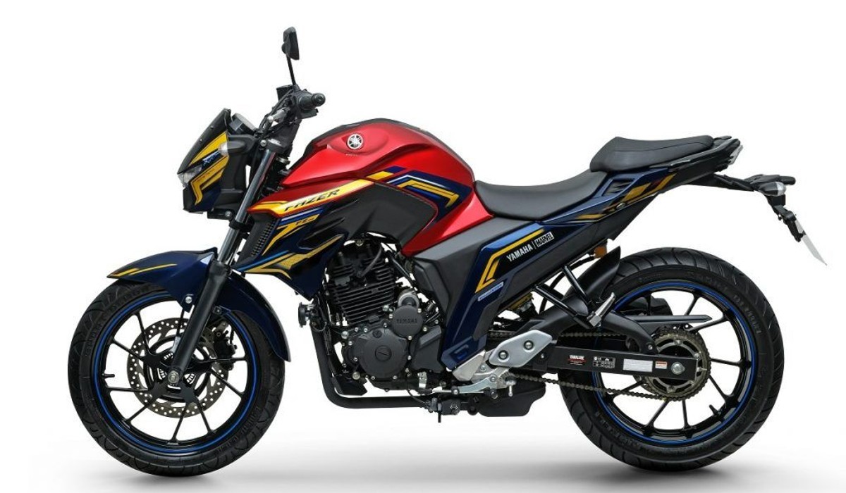 Yamaha FZ25 Thor, Love & thunder vista lateral