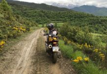 Tramo de tierra por el Pirineo