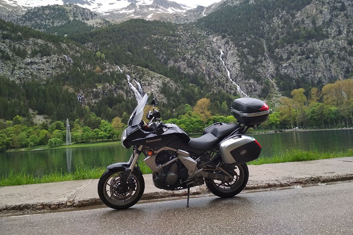 Tramos de asfalto perfecto para las motos trail