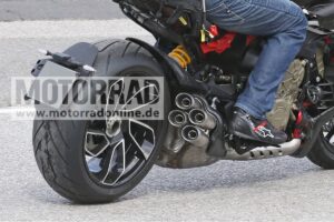 Fotos espía de la futura Ducati Diavel V4