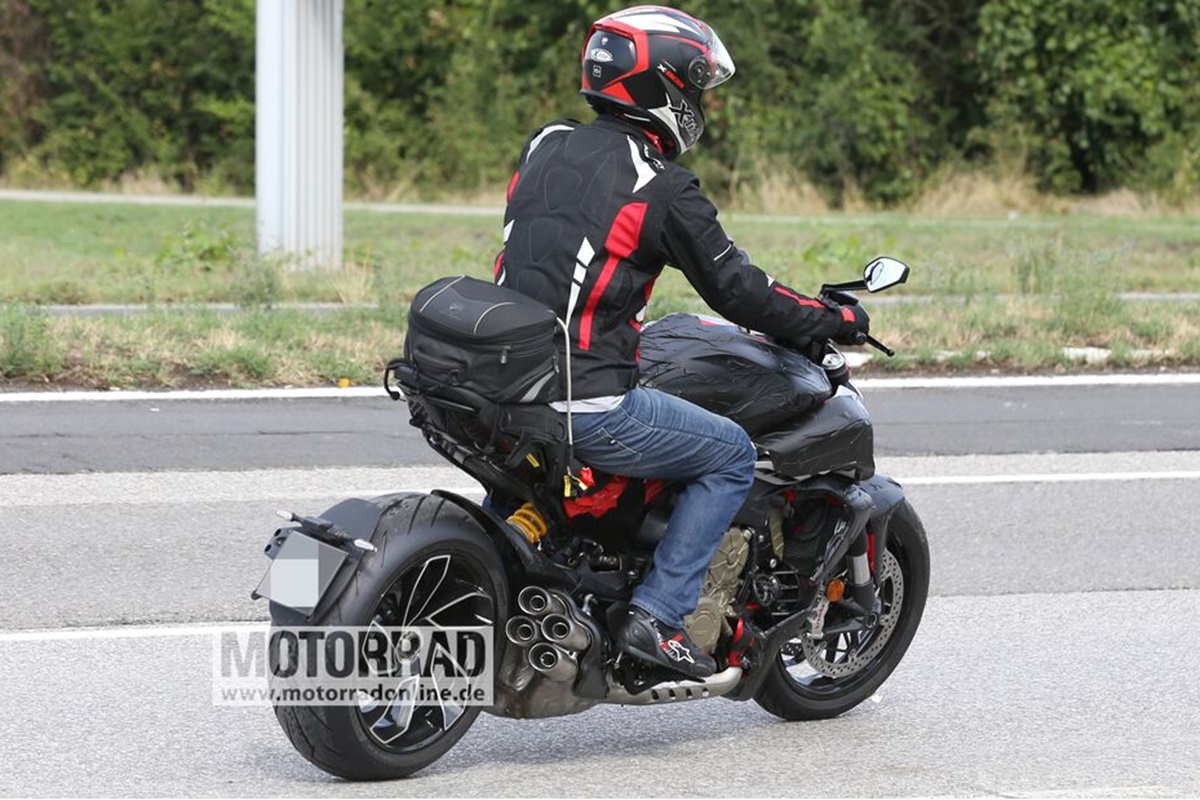 Fotos espía de la futura Ducati Diavel V4