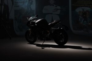 motorcycles-bond-tease-promo-955x537
