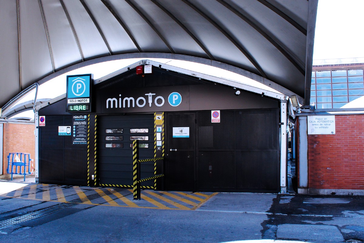 Vista de la entrada a MimoTo Parking en la Estación de Atocha