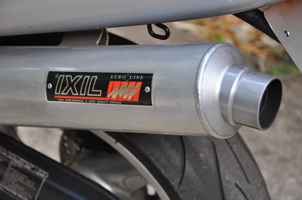 Sistema de escape Ixil