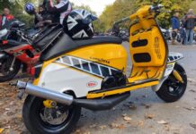 Está pintada con la legendaria librea de Kenny Roberts