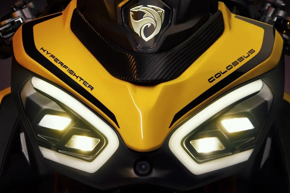 Damon HyperFighter Colossus zona frontal