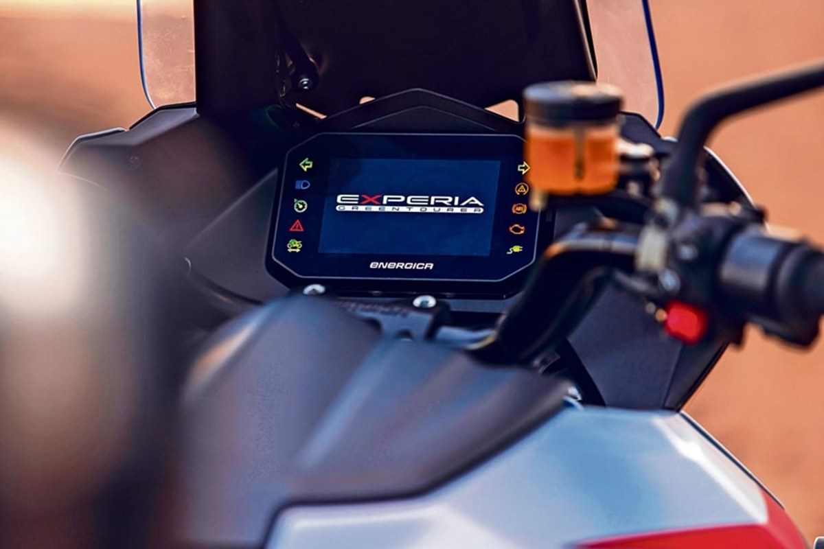 Cuadro de mandos de la Energica Experia