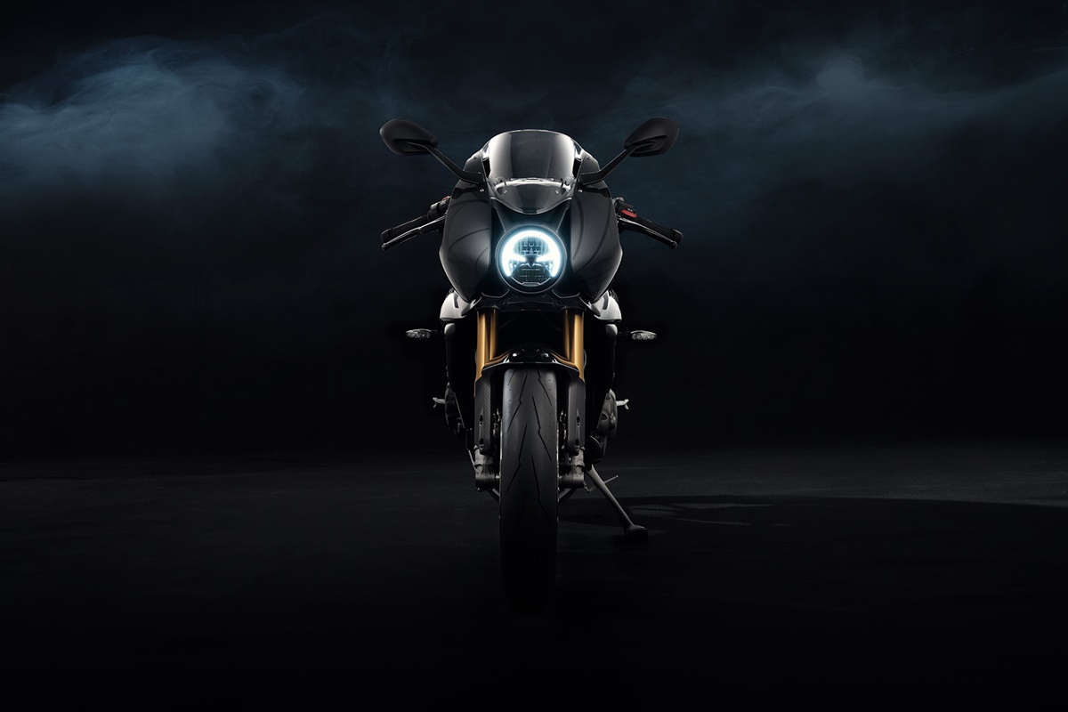 Triumph Speed Triple 1200 RR James Bond Edition