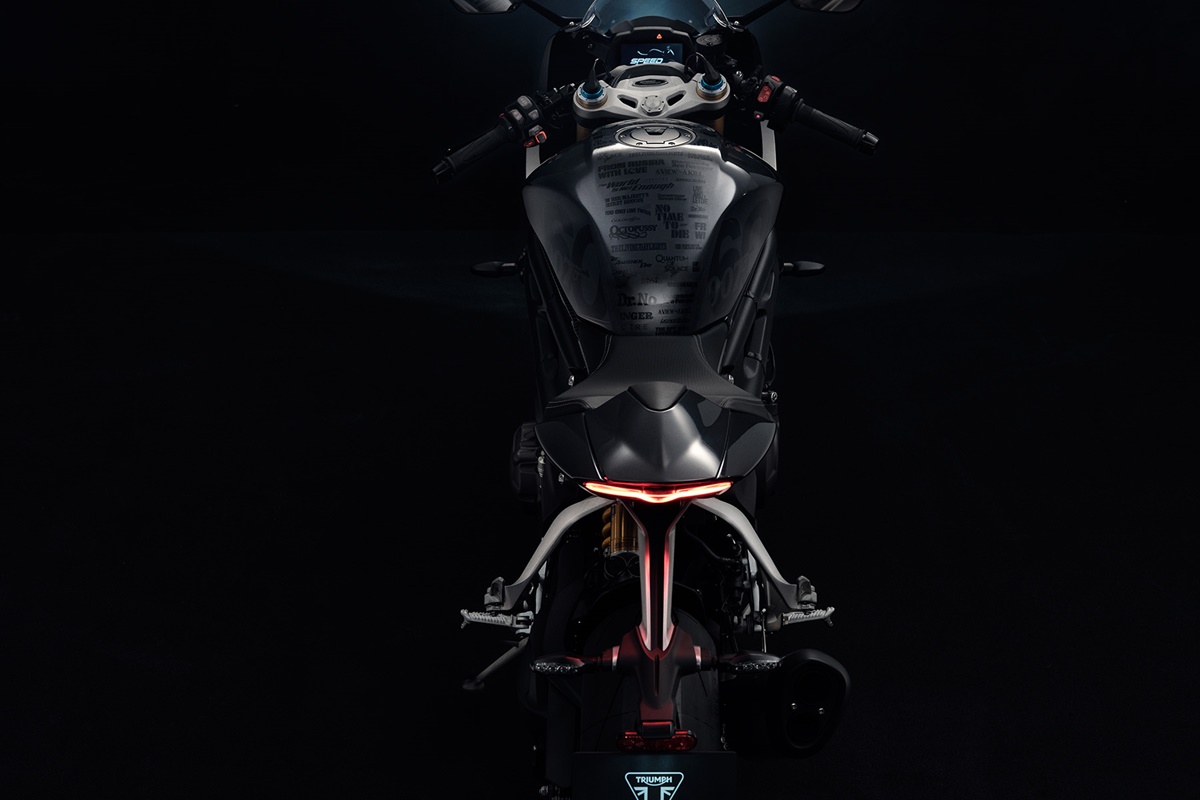 Triumph Speed Triple 1200 RR James Bond Edition