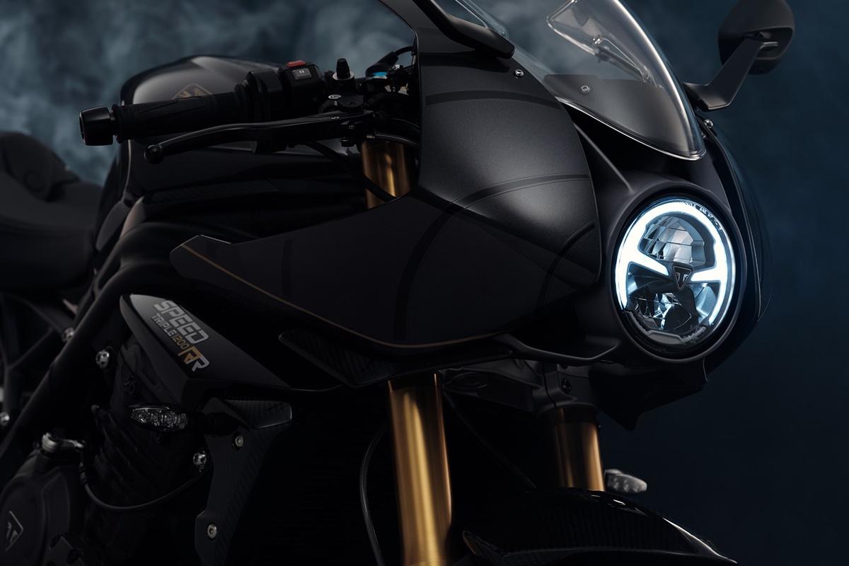 Triumph Speed Triple 1200 RR James Bond Edition