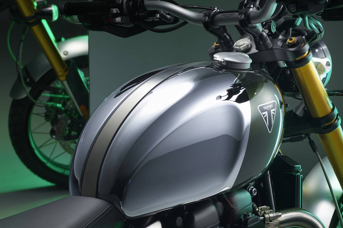 scrambler_1200_xe_chrome_edition_-_tank_1