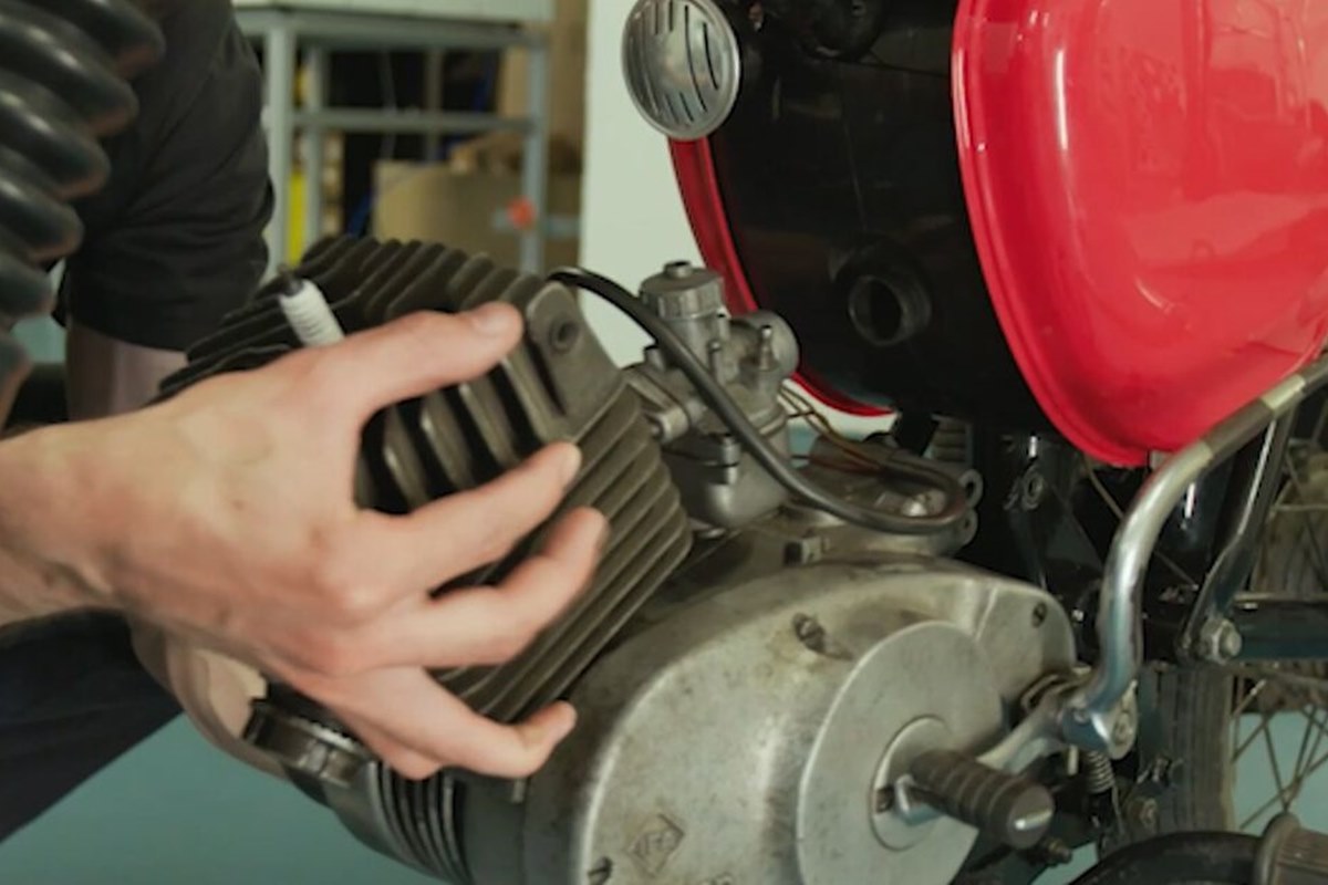 Ciclomotor Simson reconvertido a eléctrico