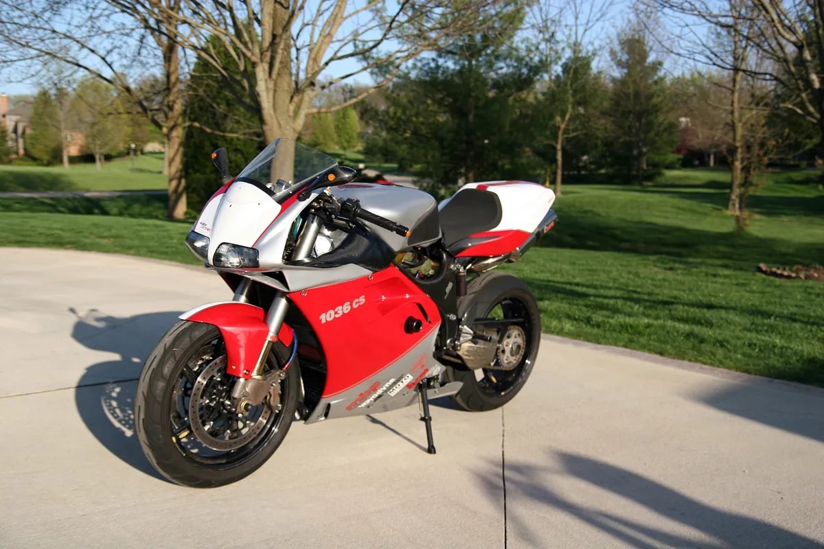 Ducati 1036 CS vista frontal