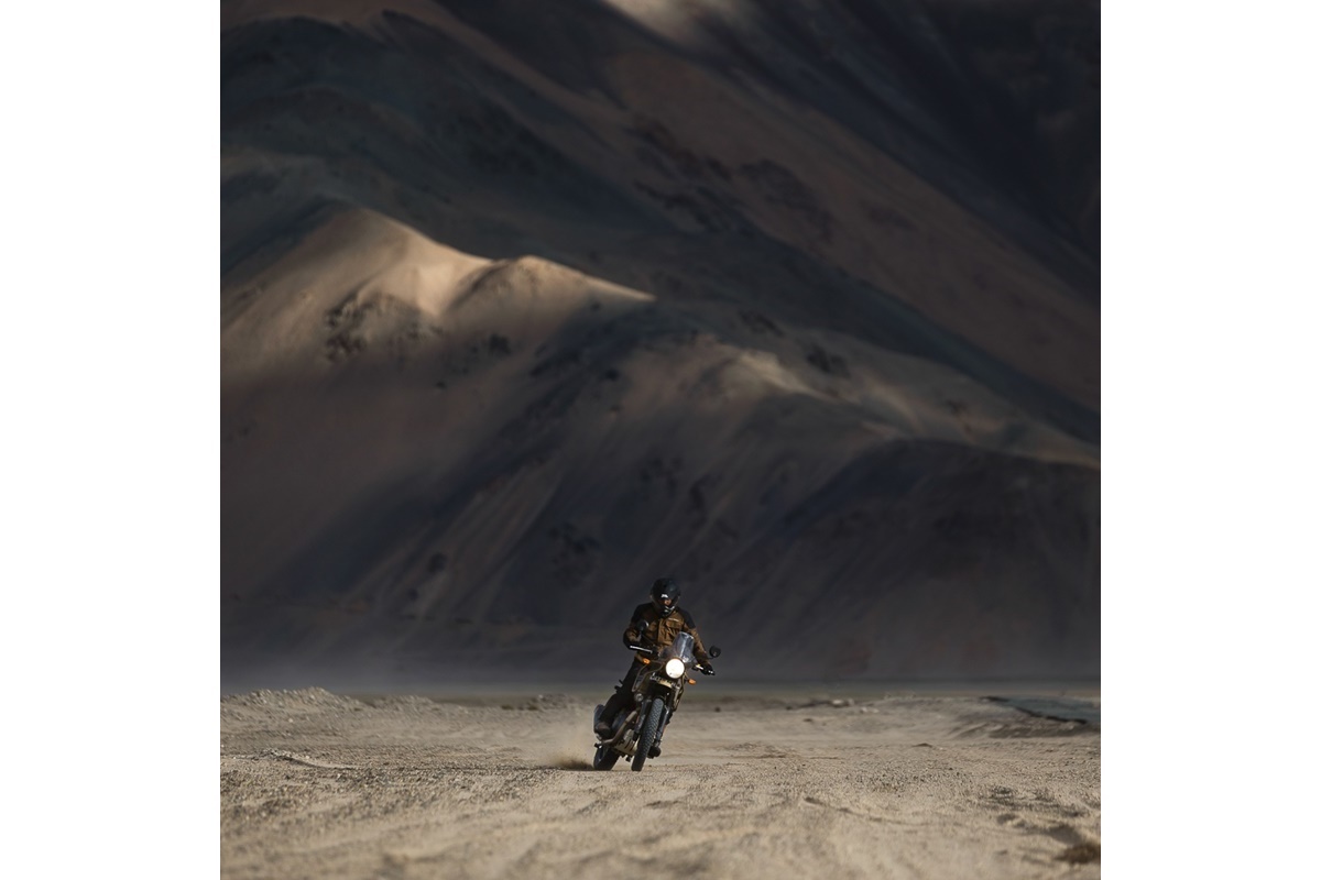 Royal Enfield Himalayan 2023 en acción