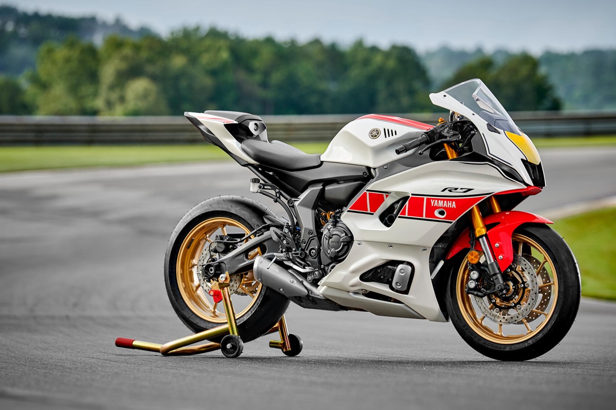 Yamaha YZF700 R7 World GP 60th Anniversary