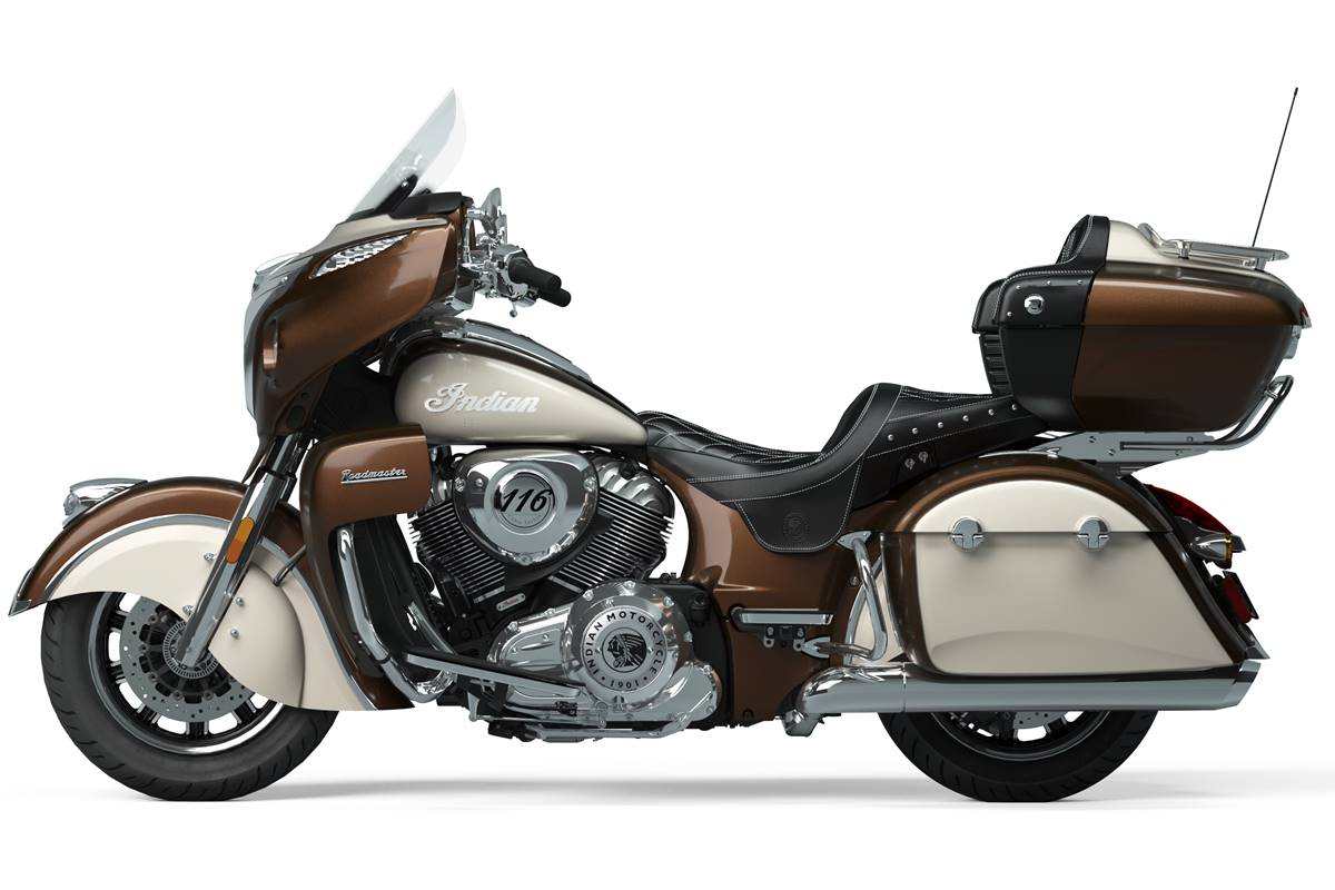 2023-ind-roadmasterclassic-us-silverquartzmetallic_bronzepearlmetallic-cgi-leftprofile-n23trabba3
