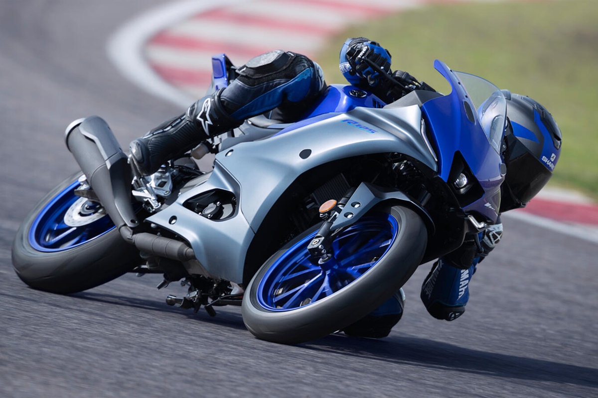 Yamaha YZF-R125 2023 en acción